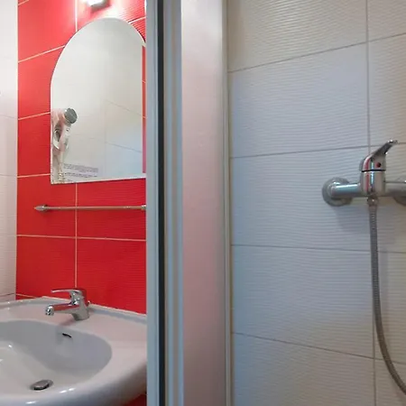 Helvetia - Private Rooms&apartments *