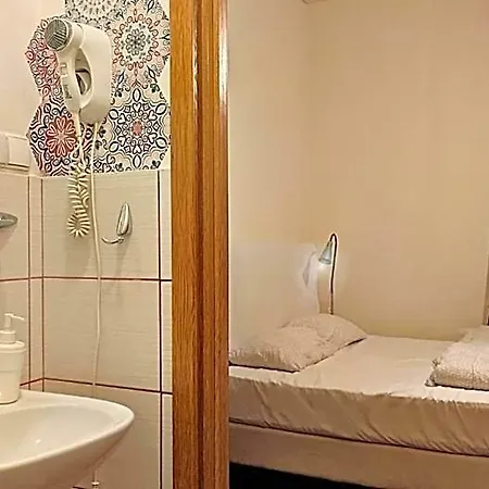 Helvetia - Private And Bed & Breakfast Warszawa