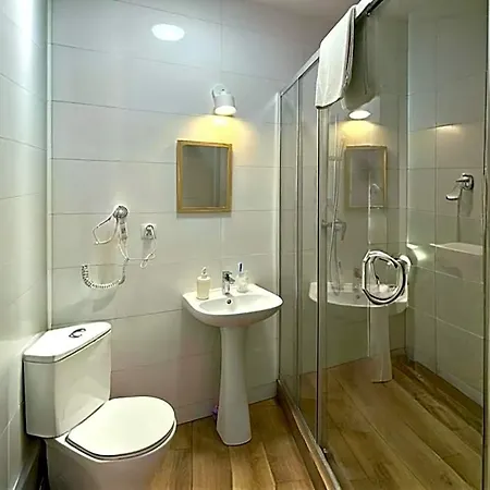 Bed & Breakfast Helvetia - Private And Warszawa