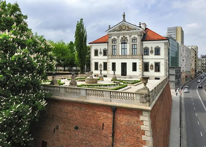 Panzió Helvetia - Private And Varsó