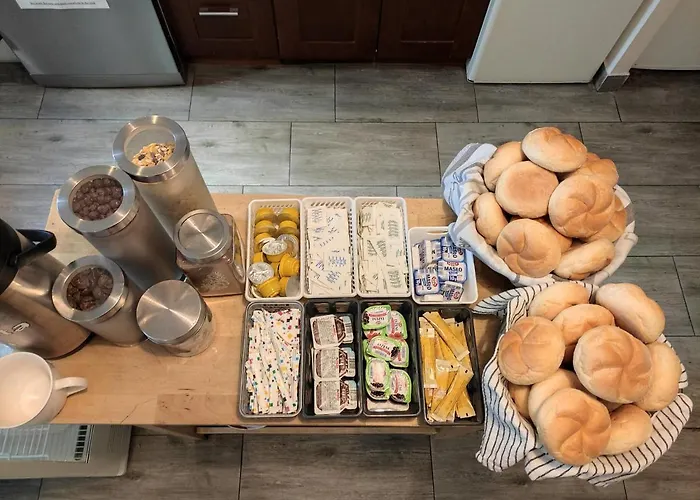 Helvetia - Private And Panzió Varsó