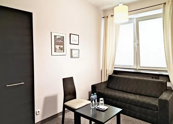 Panzió Helvetia - Private And Varsó