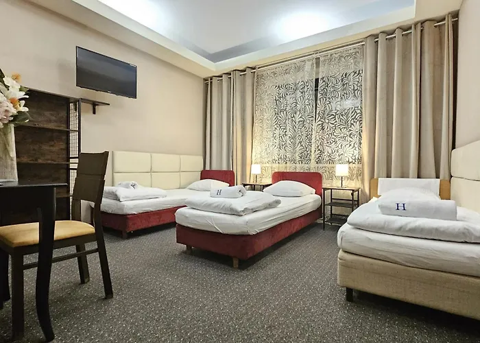 Helvetia - Private And Panzió Varsó